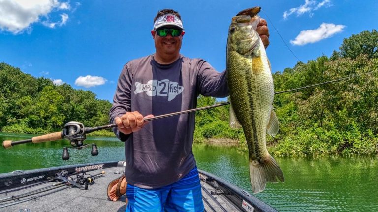 Frog Fishing for Shallow Clear Water Bass